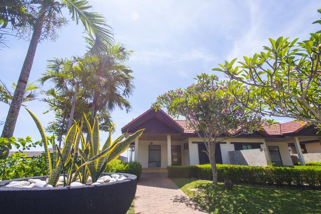 Sabah Beach Villas & Suites Kota Kinabalu Exterior foto